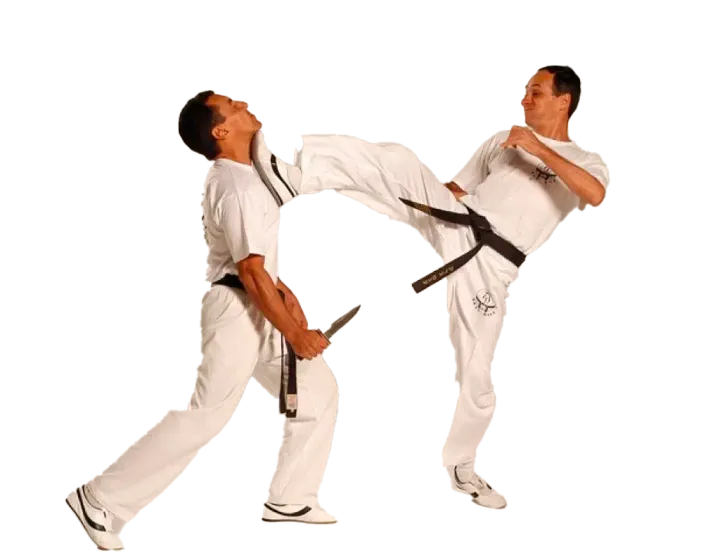 Demonstração de Krav Maga: defesa contra faca com chute